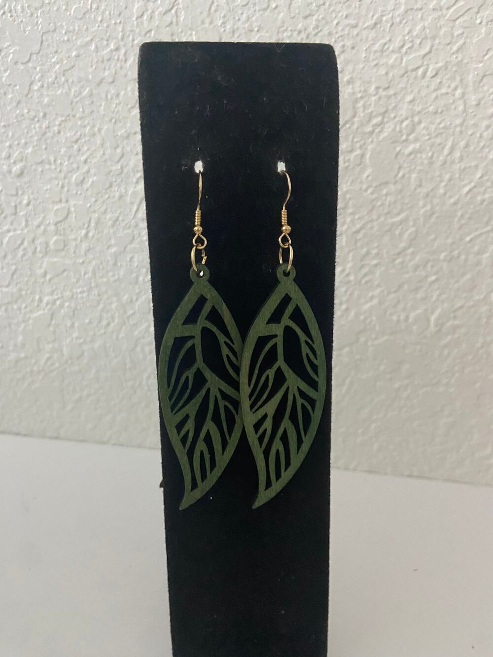 Green wood leaf earrings